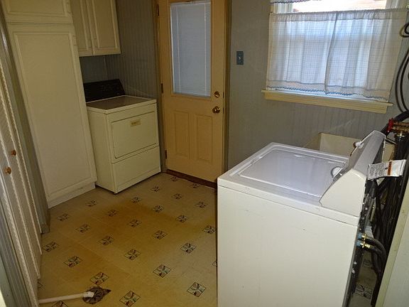 5th image of 14838 Evans Ave