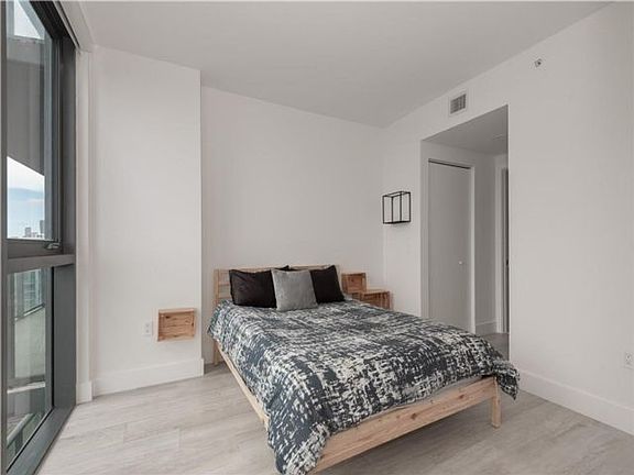 3rd image of 121 NE 34th St #1805