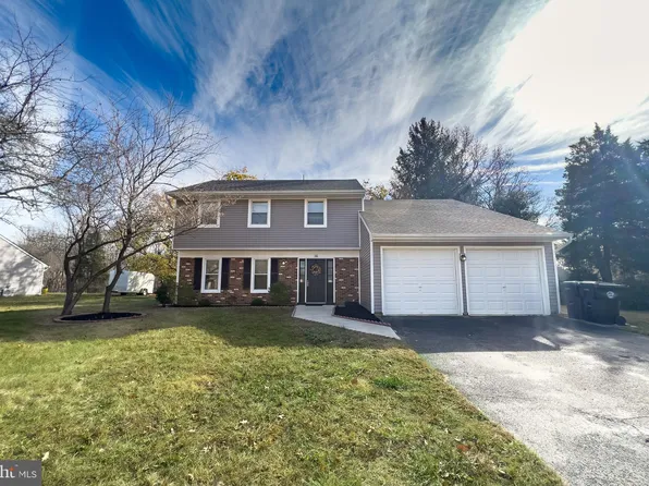 16 Arborwood Ln, Sicklerville, NJ 08081