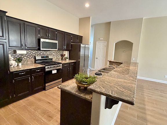 3rd image of 8938 Wedgewood Ct