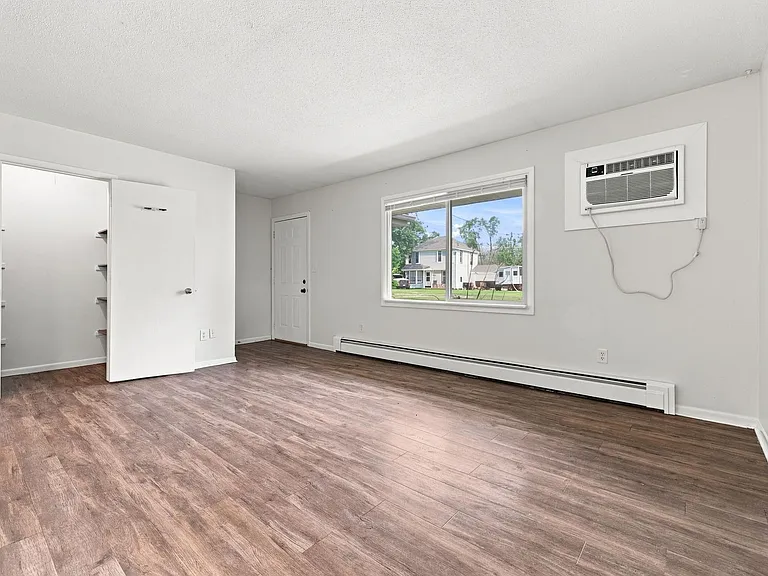 500 - 530 Laurel St — Photo 13