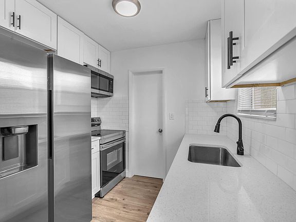3rd image of 3540 SW 35th Street