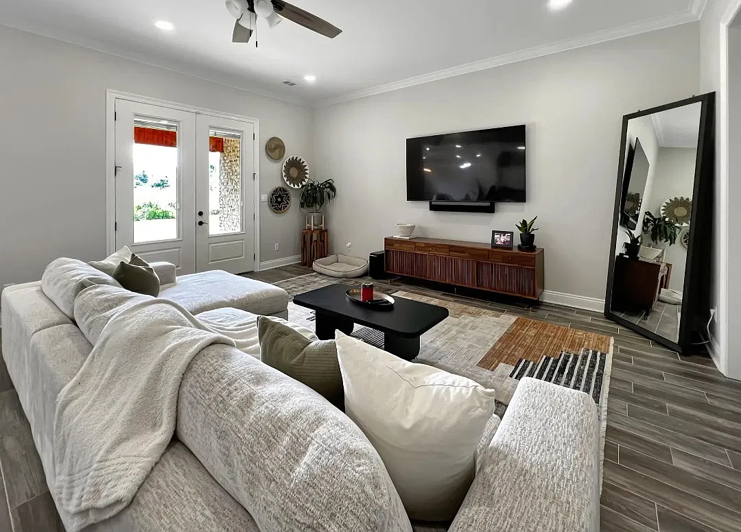 4 bed, 1990 sqft, $2,200 — Photo 3