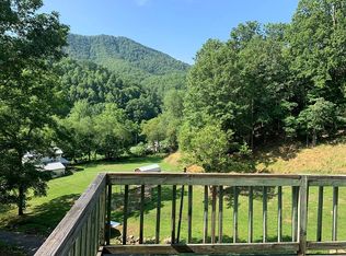 633 Highwood Ln, Marion, VA 24354