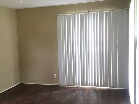 4th image of 5554 Winchelsea Dr
