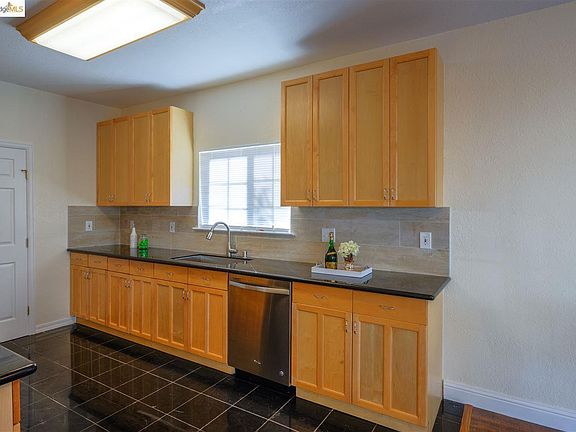 3rd image of 5665 McBryde Ave