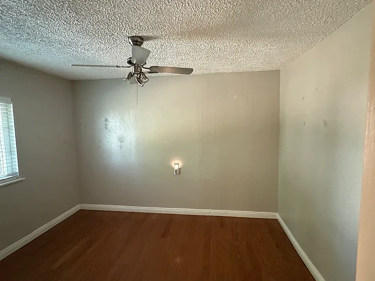 483 E Daleville Ave — Photo 22