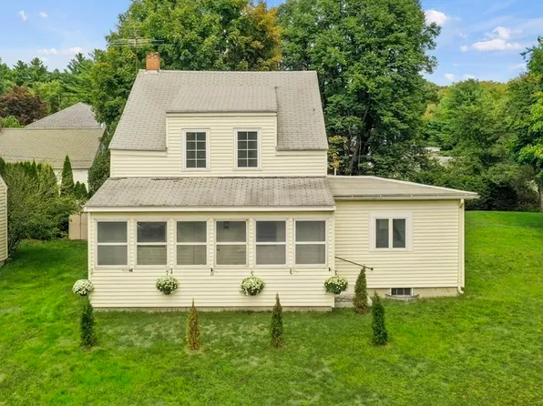 30 W Prescott St, Westford, MA 01886
