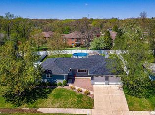 2803 W Briarcliff Ln, Peoria, IL 61604