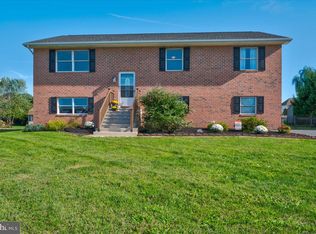1153 Jason Dr, Greencastle, PA 17225