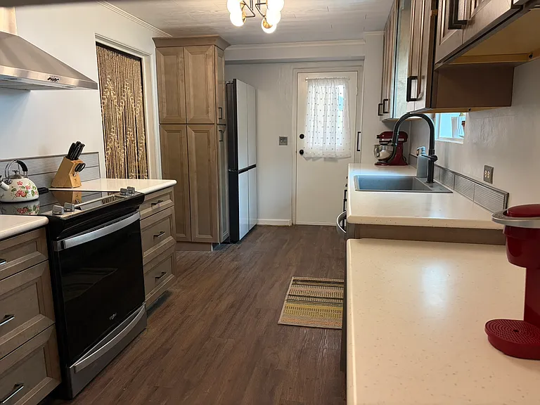 2320 Cannon St — Photo 6