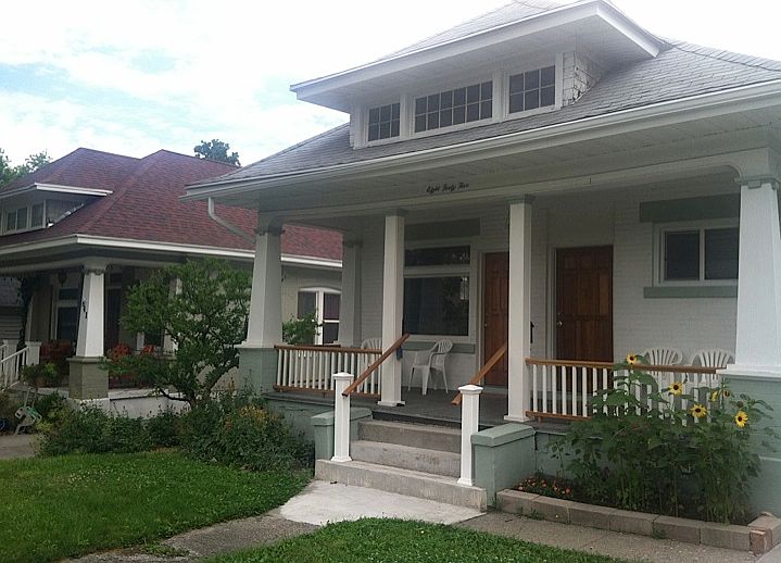 1st image of 845 E Harrison Ave