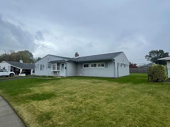 2nd image of 3 Lilac Ln