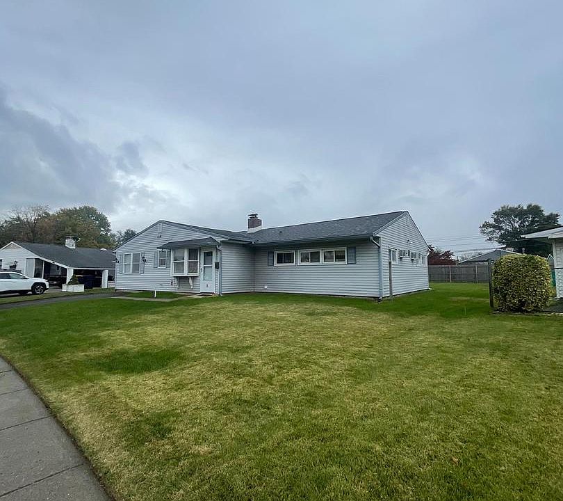 2nd image of 3 Lilac Ln
