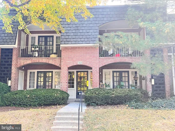 5909 Prince James Dr Unit D, Springfield, VA 22152