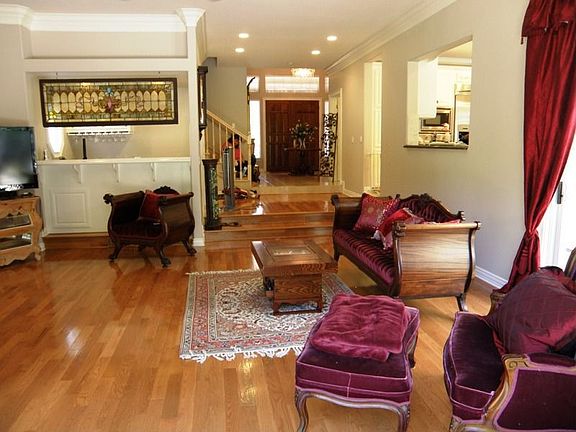 3rd image of 115 Del Norte Vista Way