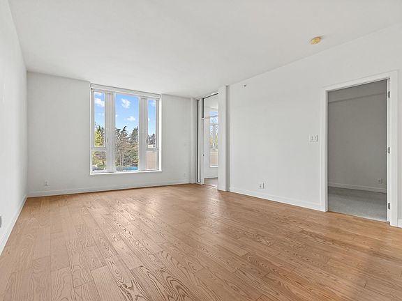 4th image of 7333 Murdoch Ave #301