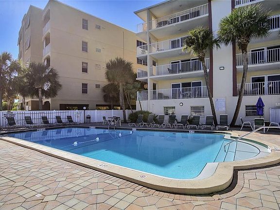 3rd image of 19610 Gulf Blvd #207