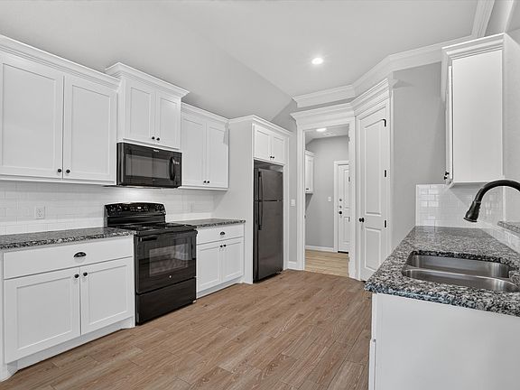 5th image of 3335 White Horse Dr