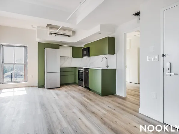 619 Throop Avenue image 14 of 42