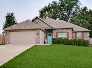1135 Buck Dr, Pea Ridge, AR 72751