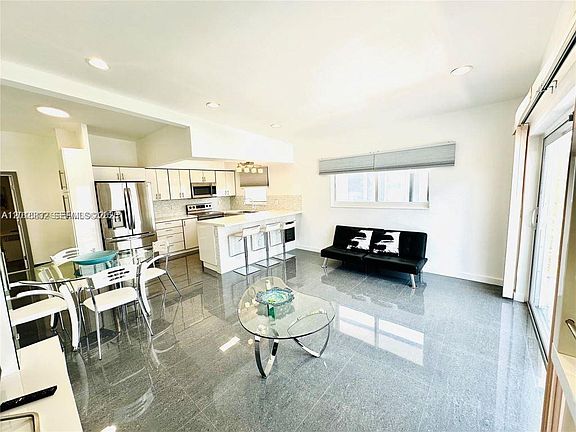 4th image of 3751 NE 170th St APT 4