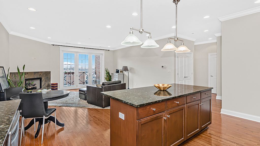 2801 N Oakley Ave Chicago, IL, 60618 - Apartments for Rent | Zillow