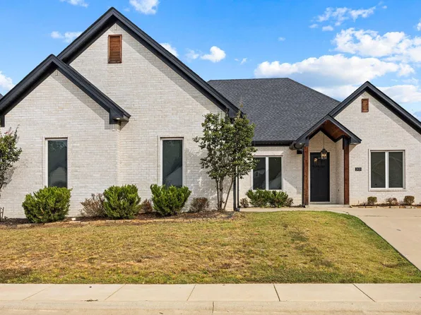 2420 Hurricane Gardens Dr, Bryant, AR 72019