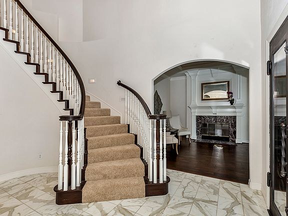 3rd image of 6717 Columbine Way