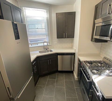 3rd image of 1224 Hyde St #7