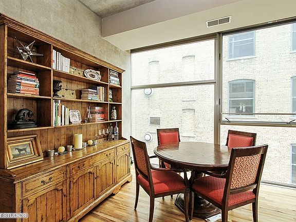 4th image of 630 N Franklin St APT 511