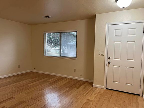 2nd image of 1819 Cherokee Dr Unit 4