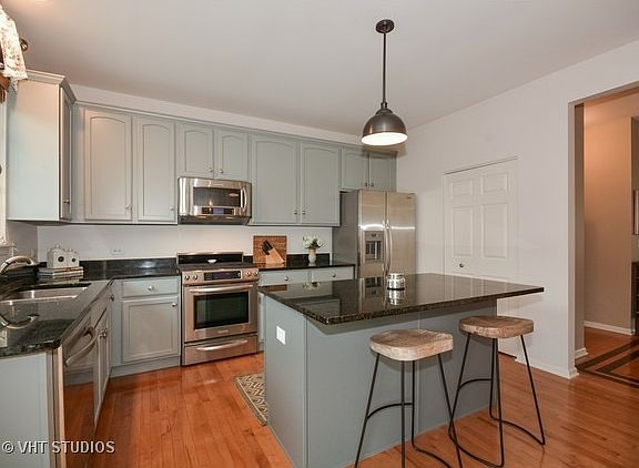 4th image of 27W715 N Meadowview Dr