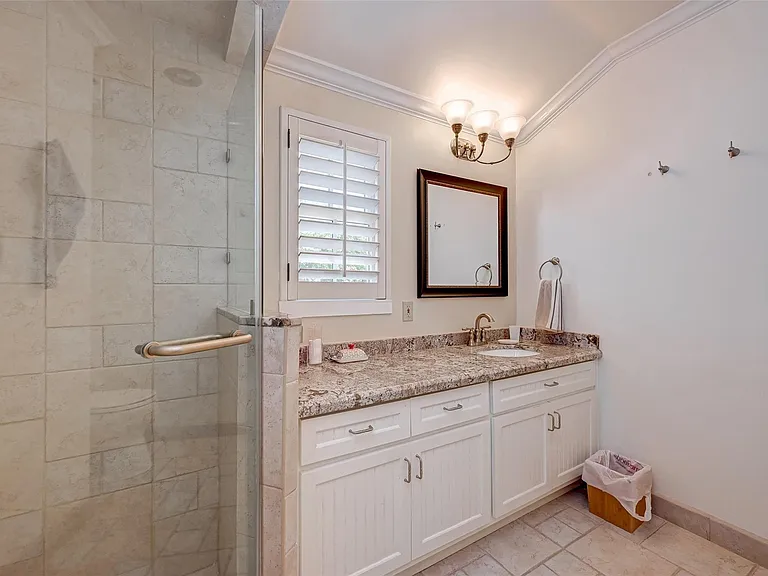6329 Del Monte Dr #100 — Photo 36