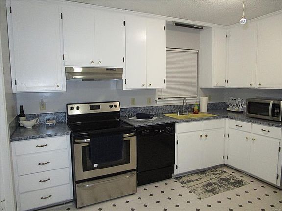 2nd image of 511 Glade Park Dr