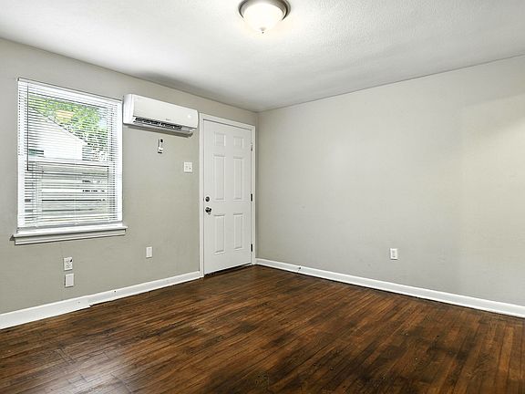 3rd image of 605 1st Ave SE APT 1