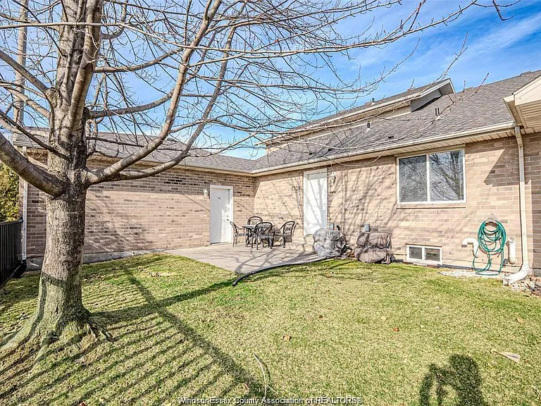1708 Banwell Rd — Photo 12
