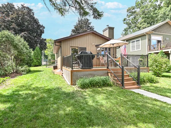 419 Fox Isle Park DRIVE, Waterford, WI 53185