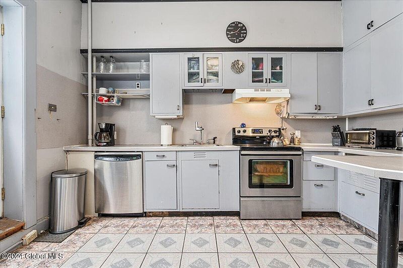 5th image of 257 Quail Street