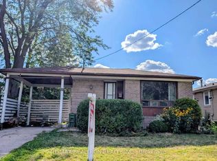 22 Rochelle Cres, Toronto, ON M2J1Y4