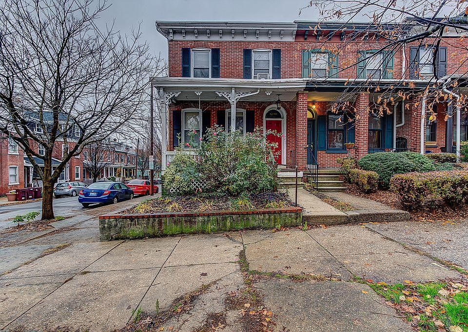 2nd image of 1200 W 8th St