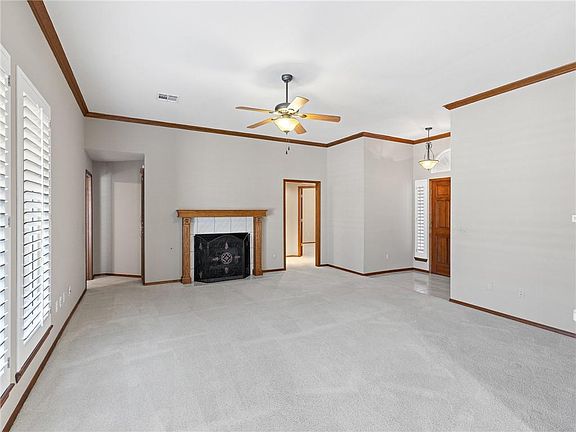 5th image of 411 Oakdale Dr