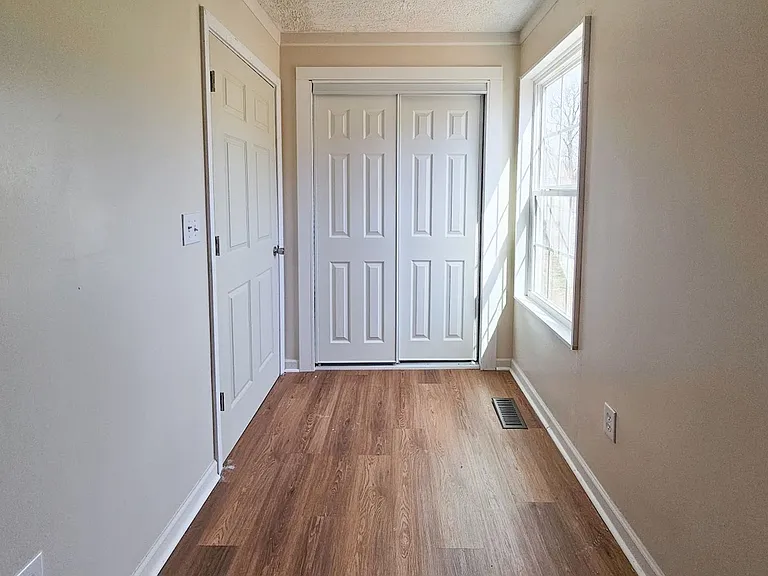1424 Nolan Ave — Photo 11
