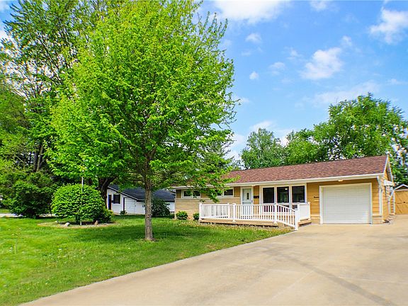 2nd image of 19 Miller Ave