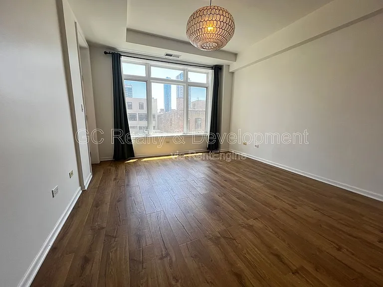 657 W Fulton St #402 — Photo 13