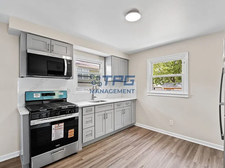 813 Union St — Photo 7
