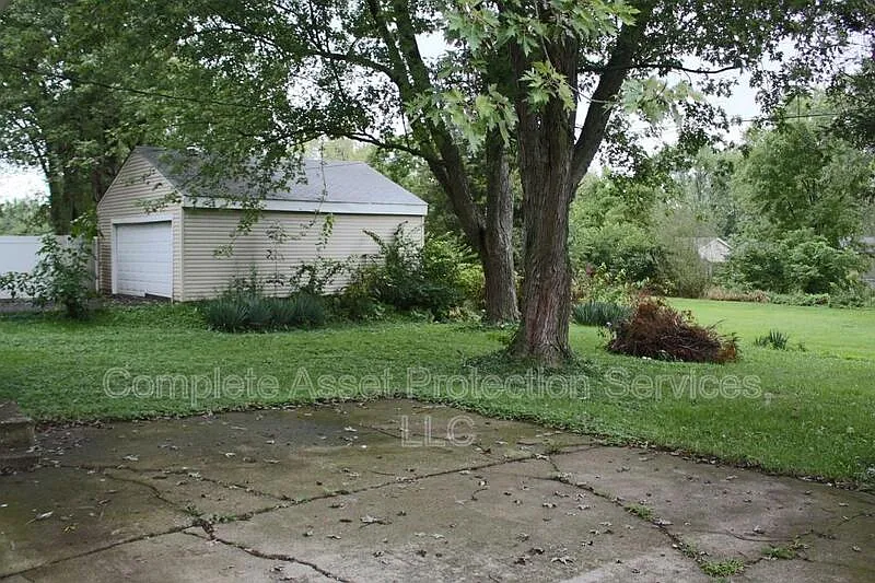 3 bed, 1.0 bath, 1120 sqft, $1,575 — Photo 4