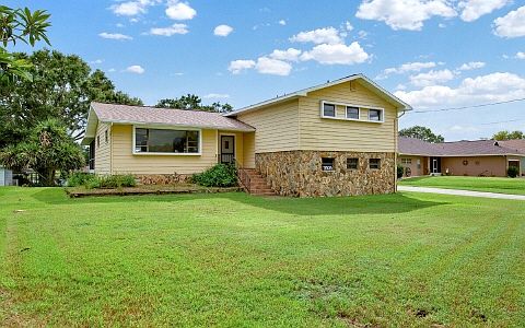1st image of 3509 Little Lake Dr