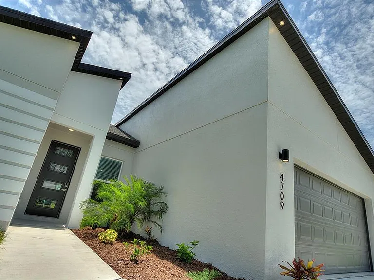 4709 Flint Dr — Photo 7