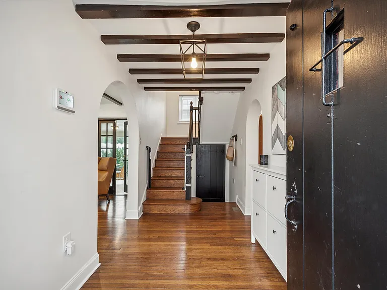 504 Gainsboro Rd — Photo 18